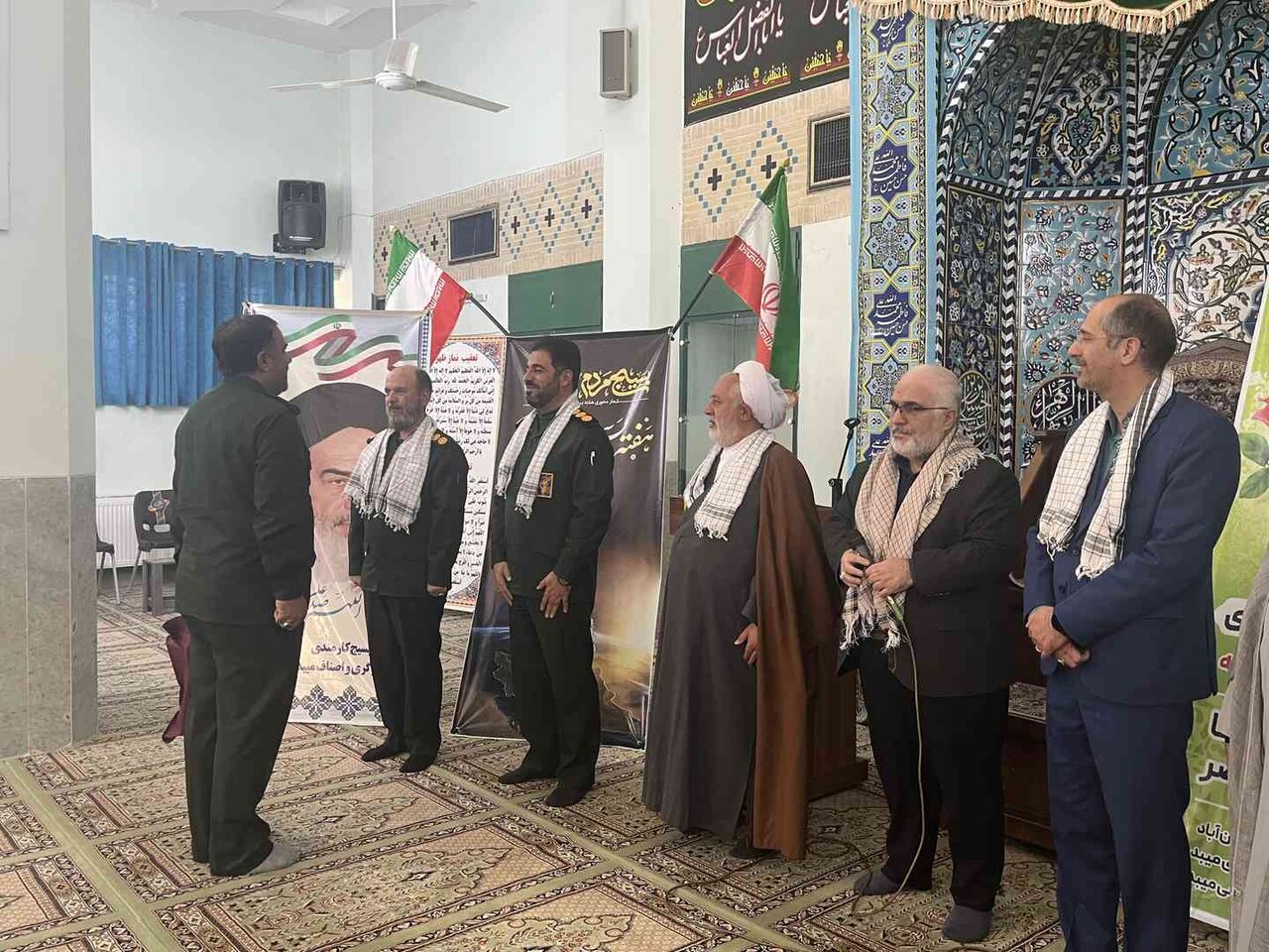 برگزاری همایش تجلیل از بسیجیان کارگری و کارمندی میبد در مسجدالنبی شهرک صنعتی جهان آباد برگزاری همایش تجلیل از بسیجیان کارگری و کارمندی میبد در مسجدالنبی شهرک صنعتی جهان آباد