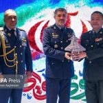 حاشیه دیدار فرمانده نیروی هوایی ارتش با وابسته نظامی چین؛ جنگنده چینی «جی-۲۰» چیست و آیا ایران قصد خرید آن را دارد؟/ پیام اهدای ماکت جنگنده چینی چیست؟