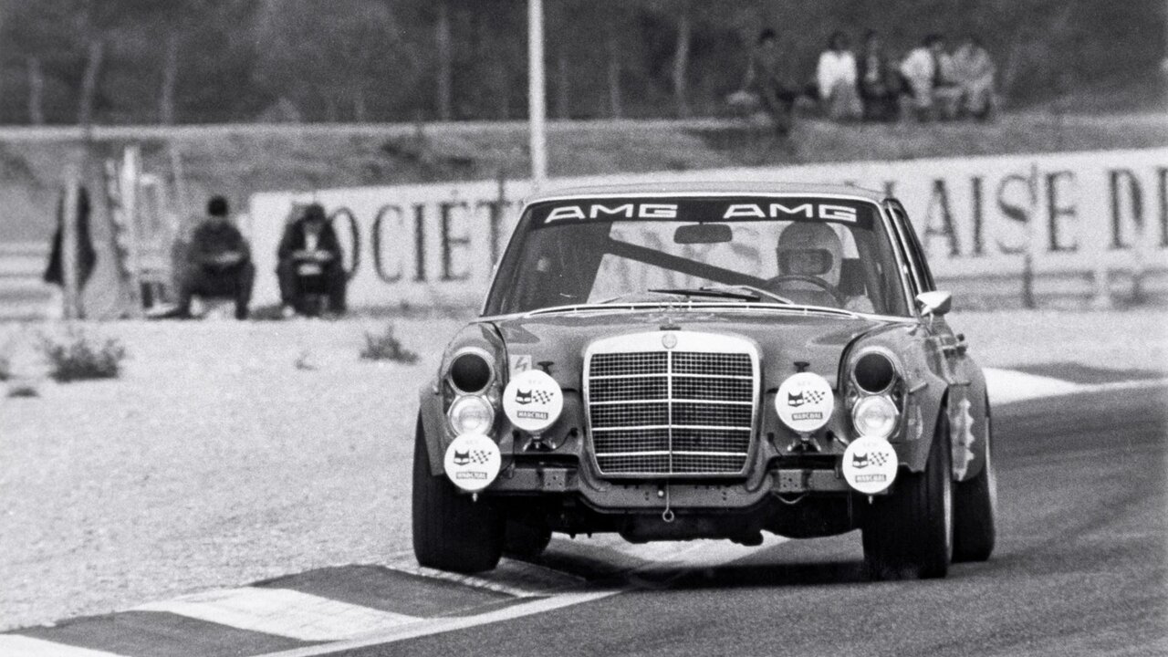 خوک قرمز برگشت / ادای احترام به افسانه ۵۰ ساله