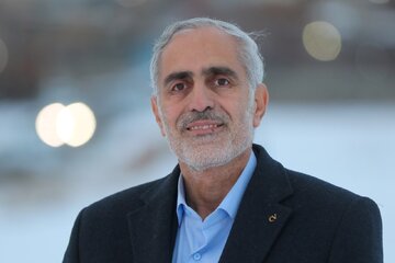 درخواست یک نماینده درباره فروش نفت؛ میزان فروش نفت چقدر است، درآمد آن کجا میرود/ با ویژهخواری آقازادهها، خواهرزادهها و برادرزادهها برخورد شود