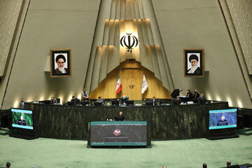 دعوت عارف از مردم برای شرکت در مراسم چهلم جان باختگان حوادث اخیر/ حوادث دیماه برای همه ما باخت ـ باخت بود