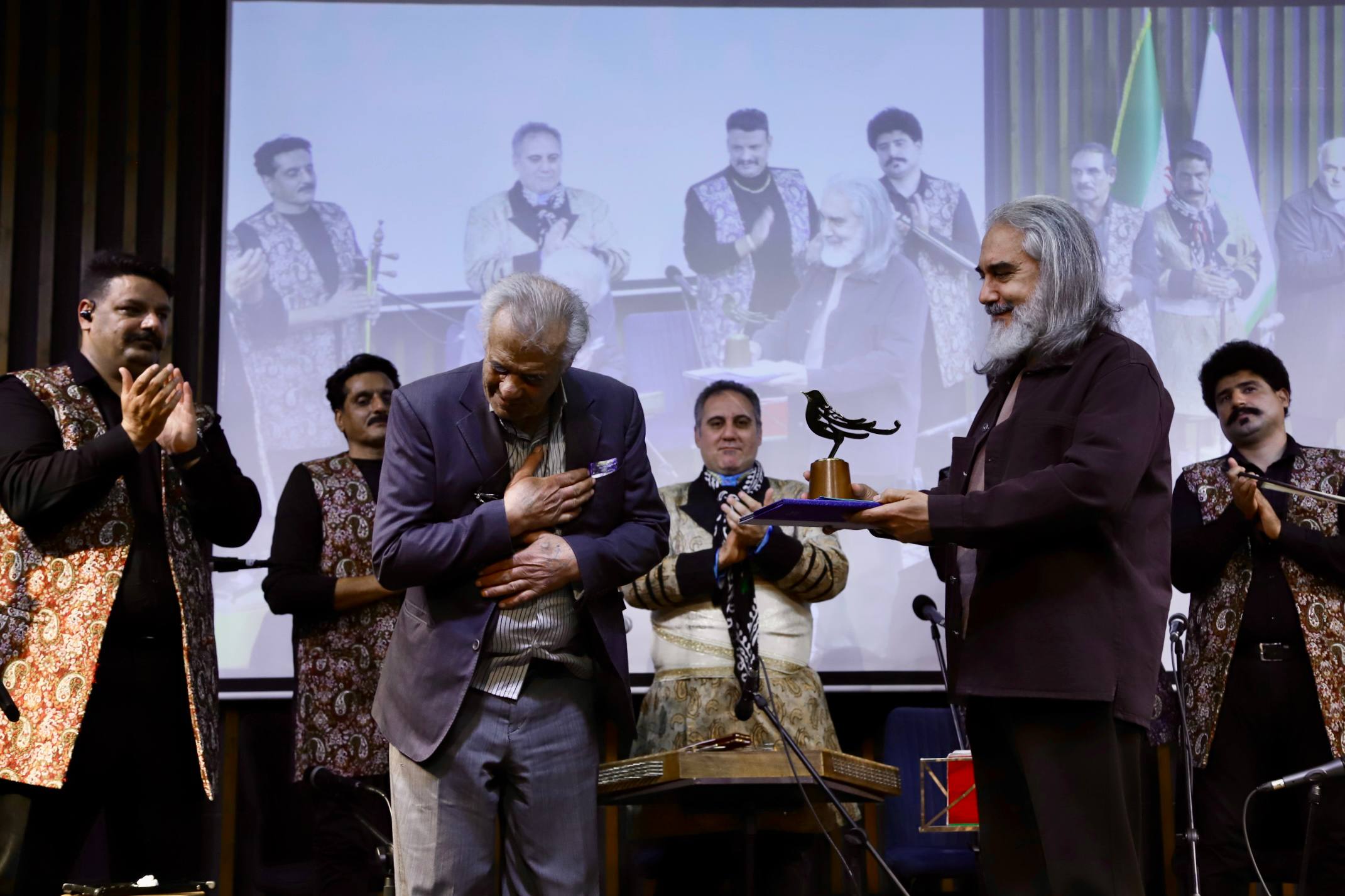 دو اجرای ارکسترال بینام روی صحنه رفتند / تجلیل از دو پیشکسوت موسیقی نواحی