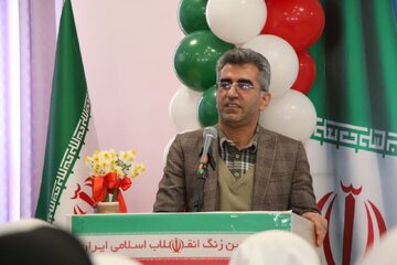 زنگ انقلاب و جشن «ایرانمون» در هزار مدرسه سمنان طنینانداز شد