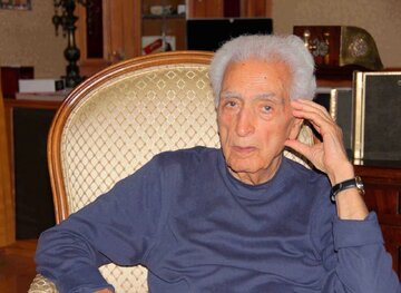 سیمرغ در سفر/ سفرنامههای نایاب اسلامی ندوشن دوباره منتشر شد