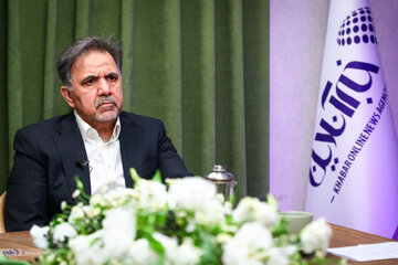 عباس آخوندی: برخی امنیت را فقط از زبان سیاست و لوله اسلحه میبینند/ تصورِ زندگی در دژ، یعنی زندگی در انزوا؛ این میشود قلعهٔ حسن صباح در الموت!