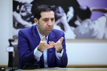 فعال اصولگرا: در حوادث دی ماه بخشهایی از حاکمیت دچار غافلگیری شد/ محدودیت اینترنت باید زودتر برقرار میشد/ ۱۸ و ۱۹ دی نوعی کودتا برای تغییر نظام بود