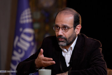 مجاهدی: سیستم دچار فلج تصمیمگیری و سندروم اوتیسم شده/ خیر عمومی به خیر خصوصی تقلیل یافته است