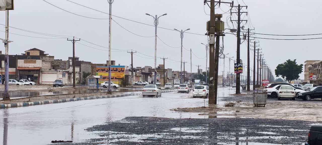 معابر و برخی منازل اهواز در یک باران چندساعته دچار آبگرفتگی شدند