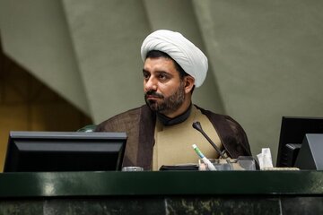 نماینده مجلس: باید از هرگونه تندروی در مسائل مختلف پرهیز کرد/ توان موشکی امروز ایران، کشور را در وضعیت سرنوشتسازی قرار داد