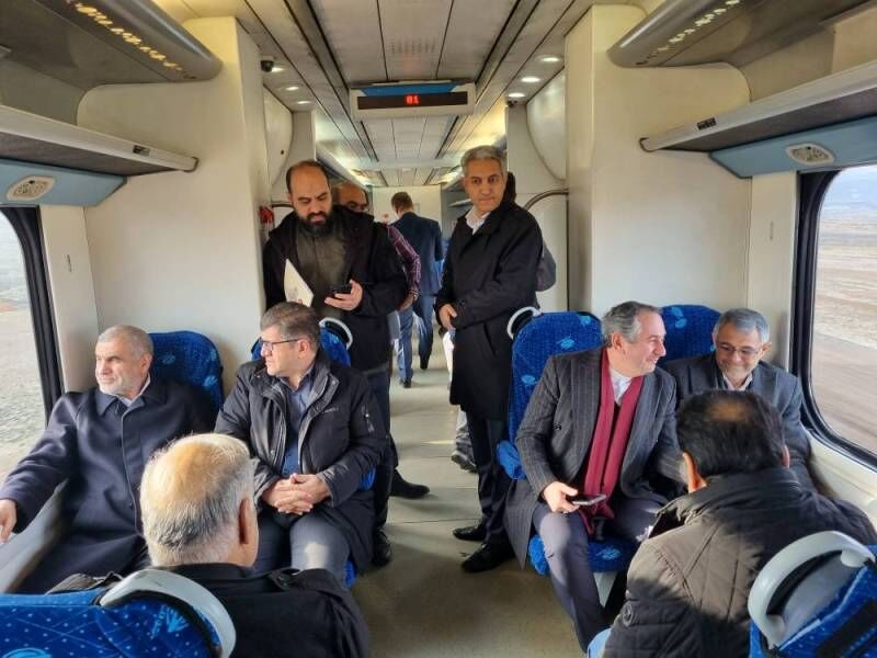 نیکزاد: راه آهن اردبیل ارتباط با کشورهای همسایه را آسان می کند