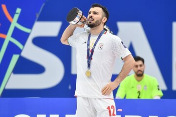 واکنش سالار آقاپور به گریه کردن پس از گلزنی؛ تا آخرین لحظه برای این پرچم و این کشور جان میدهیم