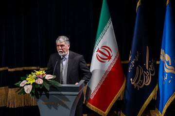 وزیر فرهنگ: هویت ملی خود را مدیون کتاب هستیم