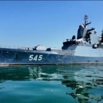 پهلوگیری ناو بالگردبر روسیه در منطقه یکمامامت نداجا در بندرعباس