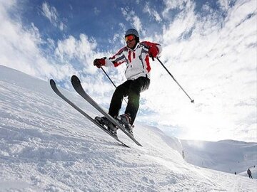 پیست اسکی پاپایی زنجان پس از بارشهای اخیر بازگشایی شد