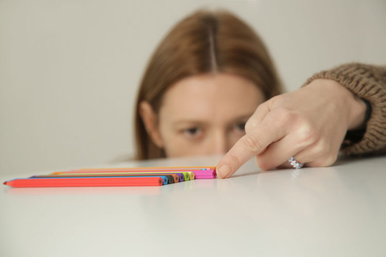 چه زمانی عادتهای روزمره به وسواس فکری-عملی تبدیل میشوند؟