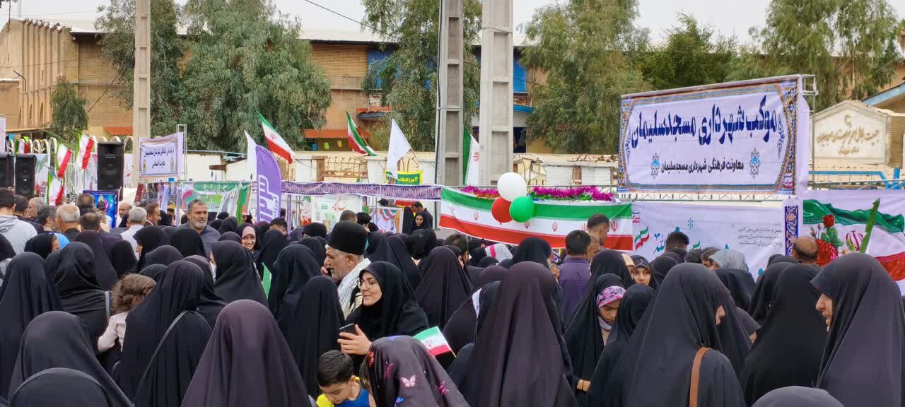 گزارش تصویری : خروش «شهر اولینها» در راهپیمایی 22 بهمن ؛ مسجدسلیمان تمامقد ایستاد