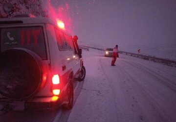 ۳۷۱ نفر در عملیات گسترده هلالاحمر زنجان از سرمای مرگبار نجات یافتند