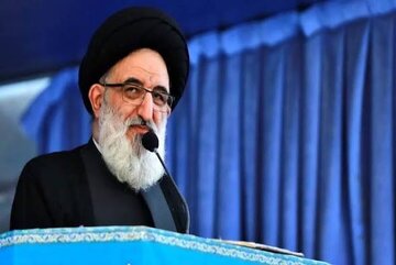 امام جمعه کرج: اگر زیرساختهای ایران آسیب ببیند، هیچ زیرساختی در منطقه باقی نمیماند