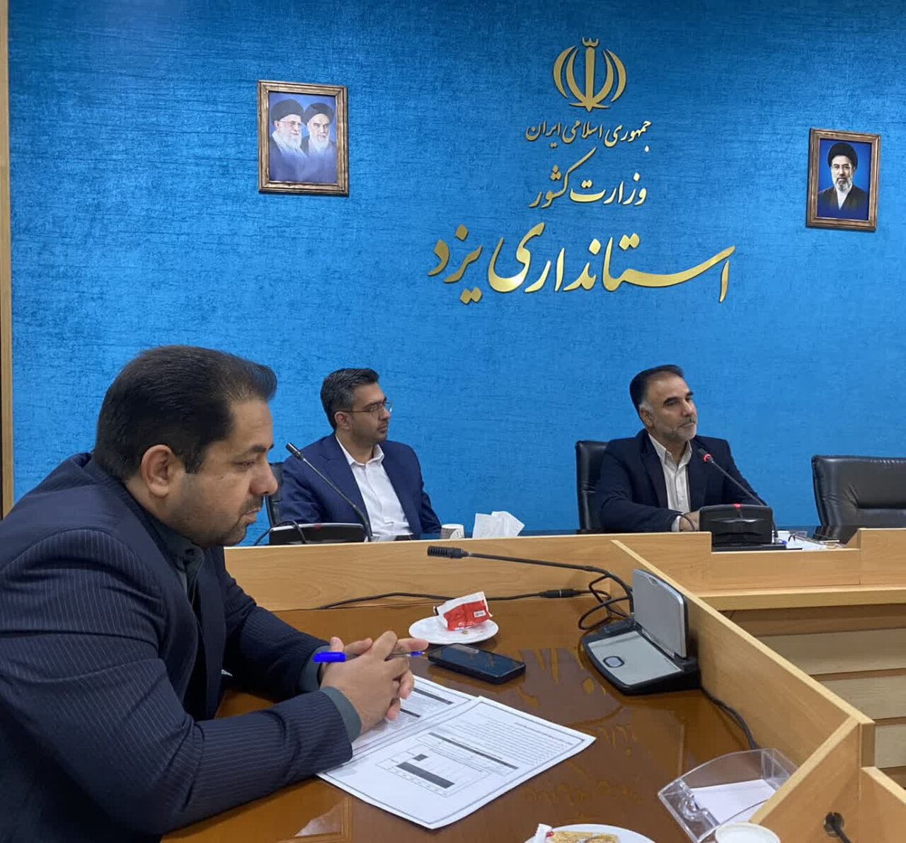 بررسی آخرین رویدادهای حوزه اقوام و مذاهب در نشست کمیسیون استان یزد بررسی آخرین رویدادهای حوزه اقوام و مذاهب در نشست کمیسیون استان یزد
