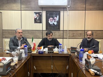 جلسه هماهنگی و کنترل پروژههای بازسازی مناطق آسیبدیده در قم