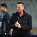 عکس| لباس تیم ملی هاکی روی یخ بر تن سرمربی برزیلی پرسپولیس