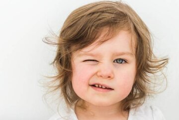 چرا هنگام نشانهگیری، ناخودآگاه یک چشم خود را میبندیم؟