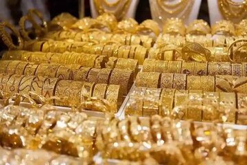 سرمایهها از بازار طلا در حال کوچ به این بازار هستند/ چرا مردم این روزها طلا میفروشند؟